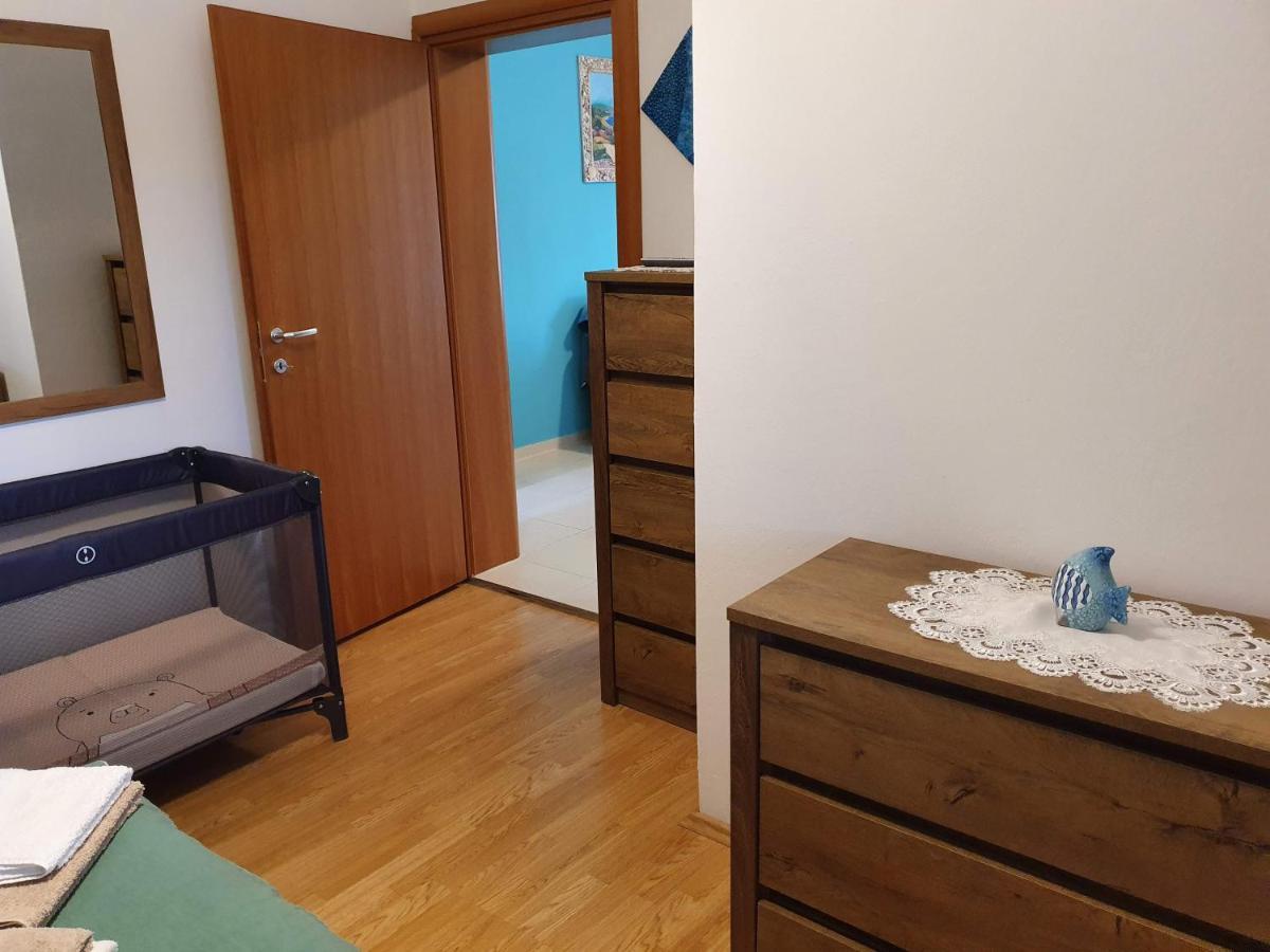 Apartments Vila Leona Pirovac Bagian luar foto